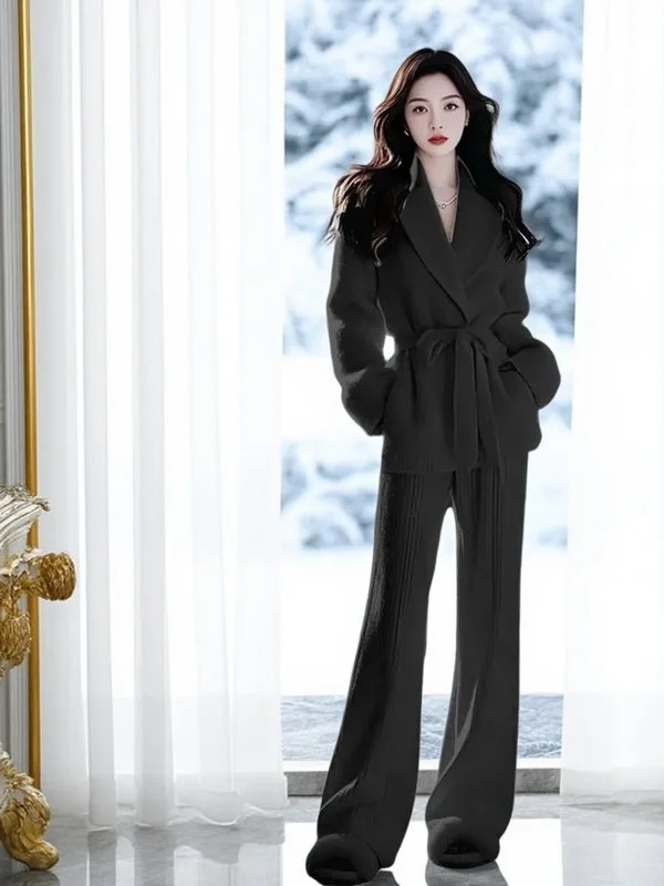 

Модный вязаный комплект-двойка: весенние длинные брюки и топ с V-образным вырезом из комфортного хлопка в корейском стиле. Женский повседневный осенний наряд.