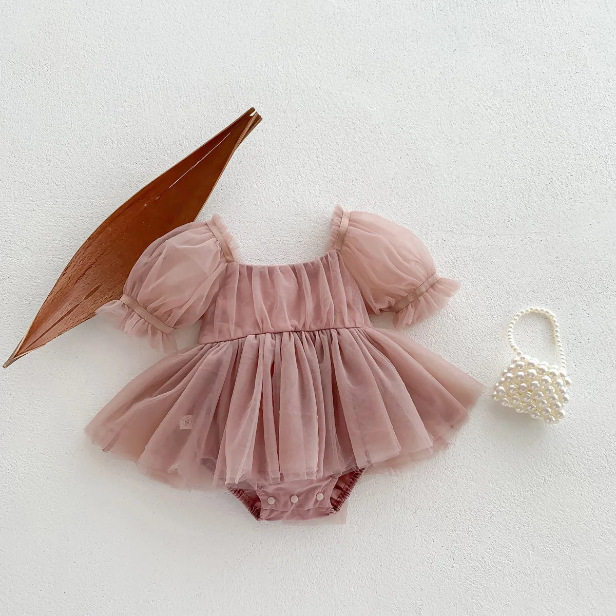 

2025 Summer Baby Bubble Sleeve Jumpsuit Female Baby Bow Mesh Skirt Newborn One Year Old Princess Climbing Dress