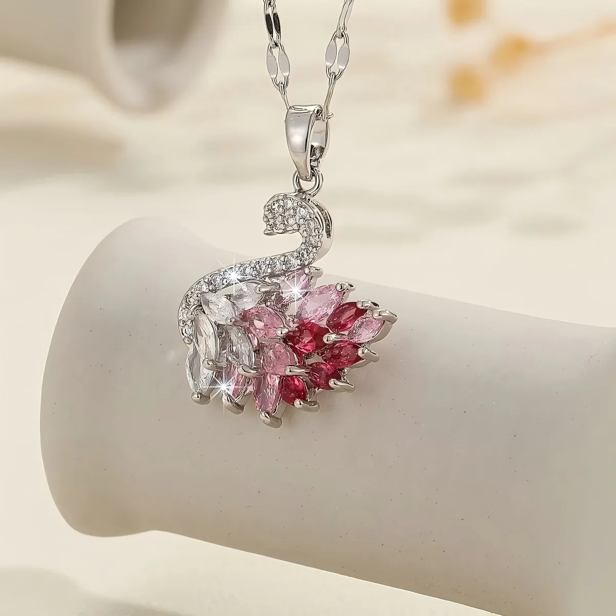 قلادة على شكل بجعة مصنوعة من النحاس ومرصعة بسلسلة الزركون، هدية عيد حلوة ورومانسية للنساء #6