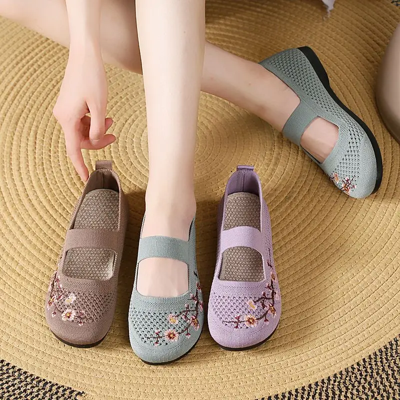 

Mom Knitted Embroided Floral Flat Platform Loafers Women Breathable Mesh Slip On Sneakers 2025 Autumn Elastic Band Shallow Shoes