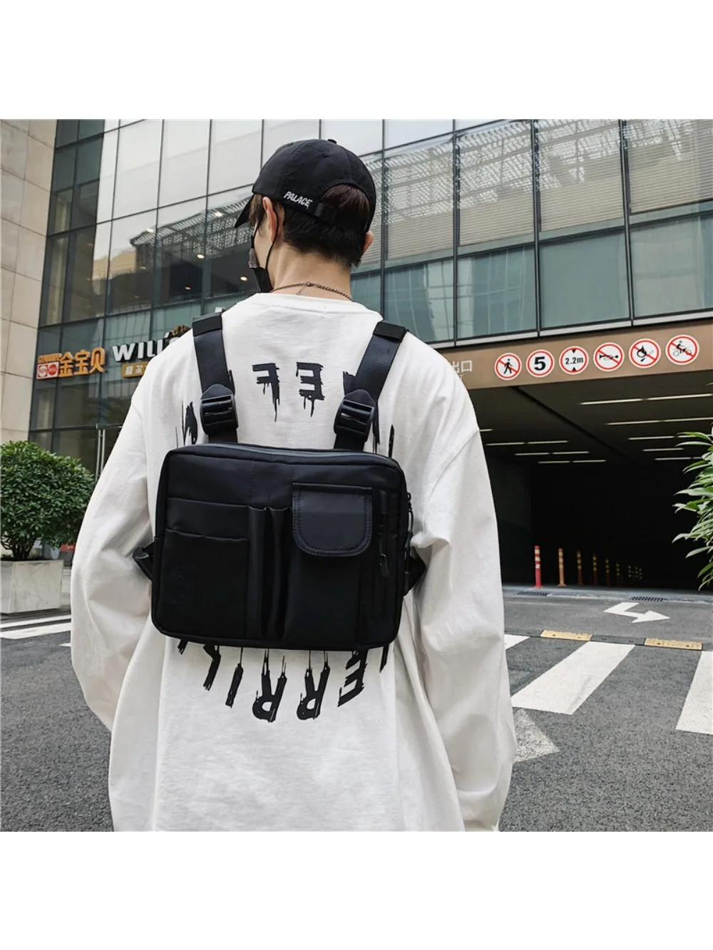 

Street Trend Men's and Women's Vests Tactical Functional Tooling Breast Bag Casual Multifunctional Bag