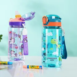 Bottiglia d'acqua in plastica sana per bambini da 600ml con cannuccia bottiglia per bambini in cartone animato infrangibile durevole a prova di perdite senza BPA