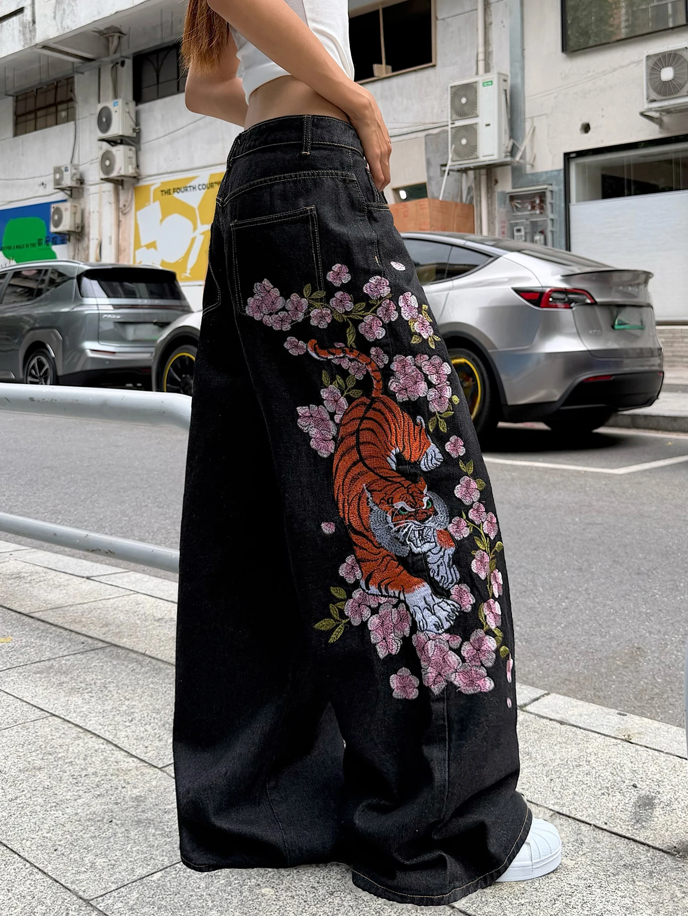 Fashionable Retro Embroidered Black Wide Leg Jeans