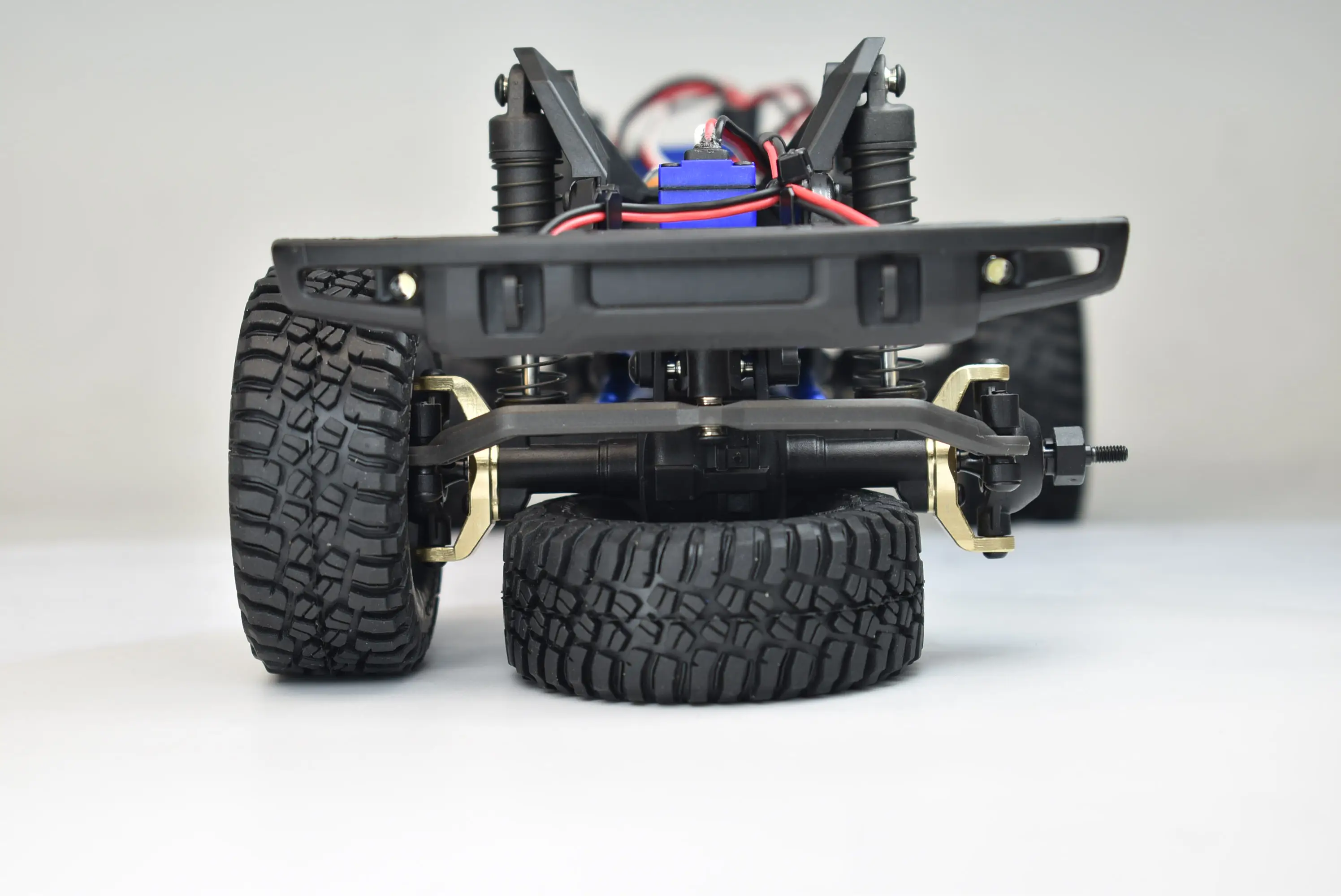 Zestaw mosiężnych piast przednich GPM TRAXXAS 1/18 TRX-4M Ford Bronc Land Rover Defender 97054-1