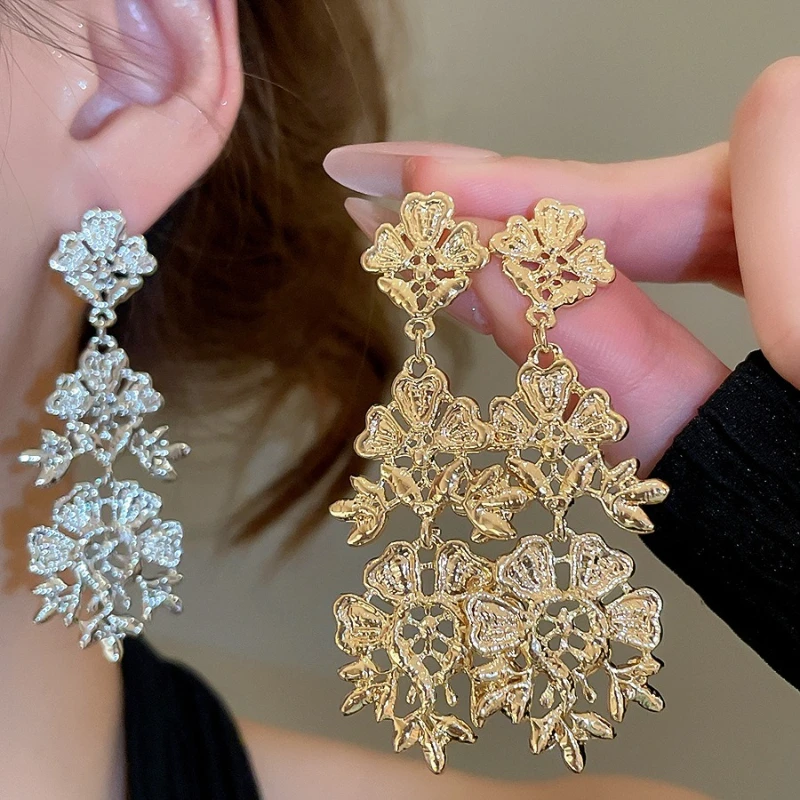 

Trendy Stylish Golden Dangle Earrings Flower Design Match Daily Outfits Party Accessories Fashionable Stuff