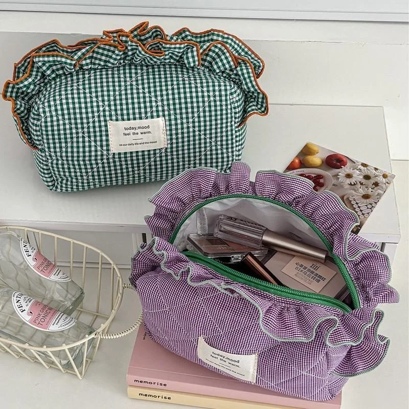 Bolsa de Maquiagem Vintage em Gingham para Mulheres com Bordas em Camadas - Organizador de Grande Capacidade, Fecho Elegante com Laço de Fita para Uso Diário
