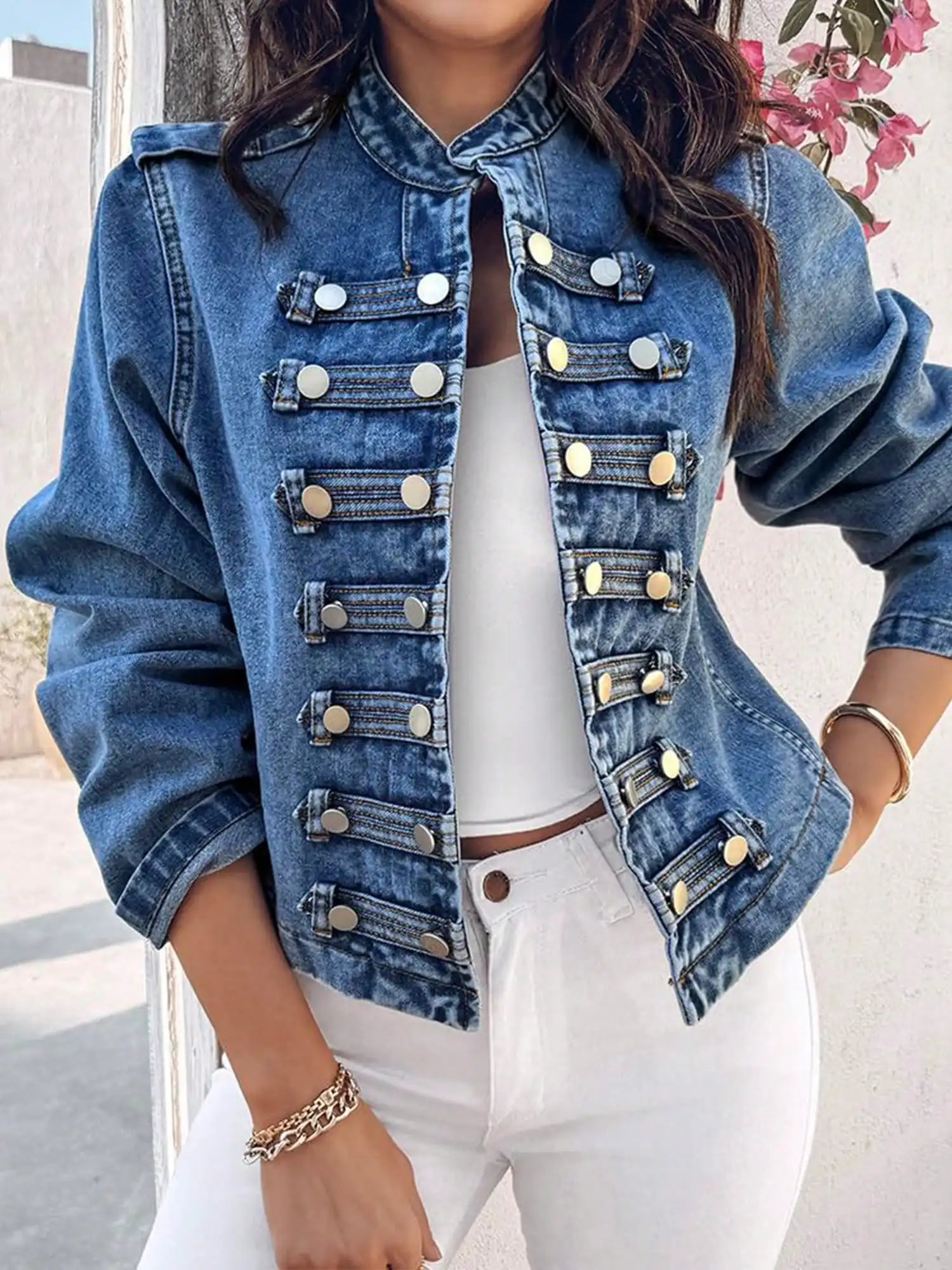 

Женская укороченная джинсовая куртка с воротником-стойкой, двубортная, из выстиранного синего денима, повседневная