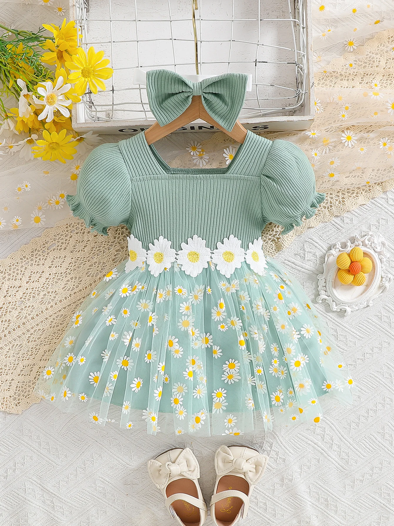 Baby Girl Summer Cute Romantic Daisy Tulle Square Neck Puff Sleeve Dress with 3D Floral Decorations at Waist & Headband