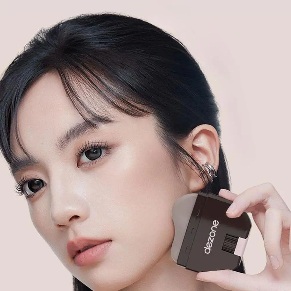 Pędzel do konturowania i rozświetlania w kształcie ukośnym z brązowym puderem, pędzel do naprawy konturów twarzy, pędzel do konturowania i rozświetlania, pędzel do konturowania i rozświetlania w kształcie ukośnym do twarzy w kształcie litery V.