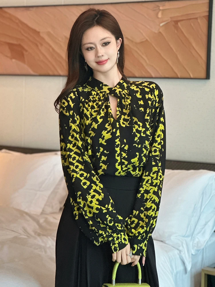 

Women's Retro Style Loose Shirts Fashionable Casual Printed Tops Female Street Holiday Hollow Clothes Elegant Date Party Shirt