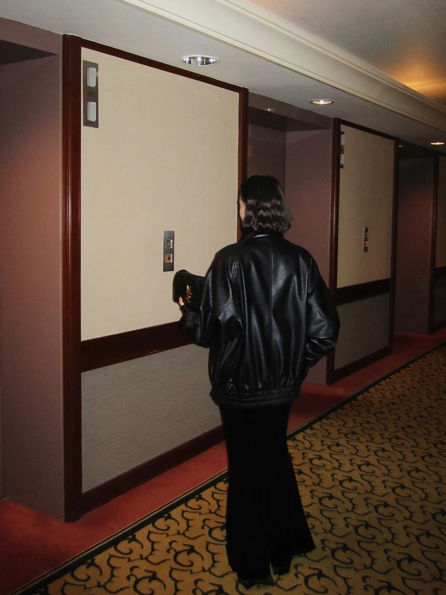 Jaqueta Feminina de Couro PU com Estampa de Lichia YL 2025 Nova Coleção - Estilo Motoqueira Solta para Outono/Inverno - Moda Feminina