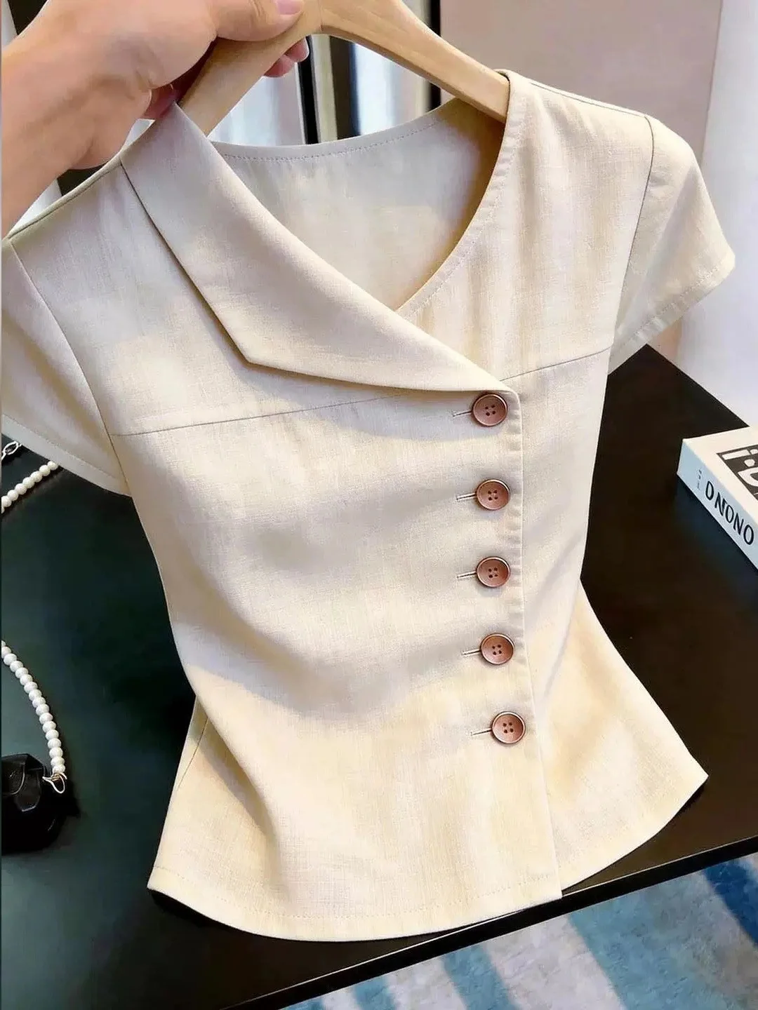 

Elegant Chic Short Sleeve Single Button Korean Style Commute Shirt Versatile Summer Design Sensation Fashionable Top
