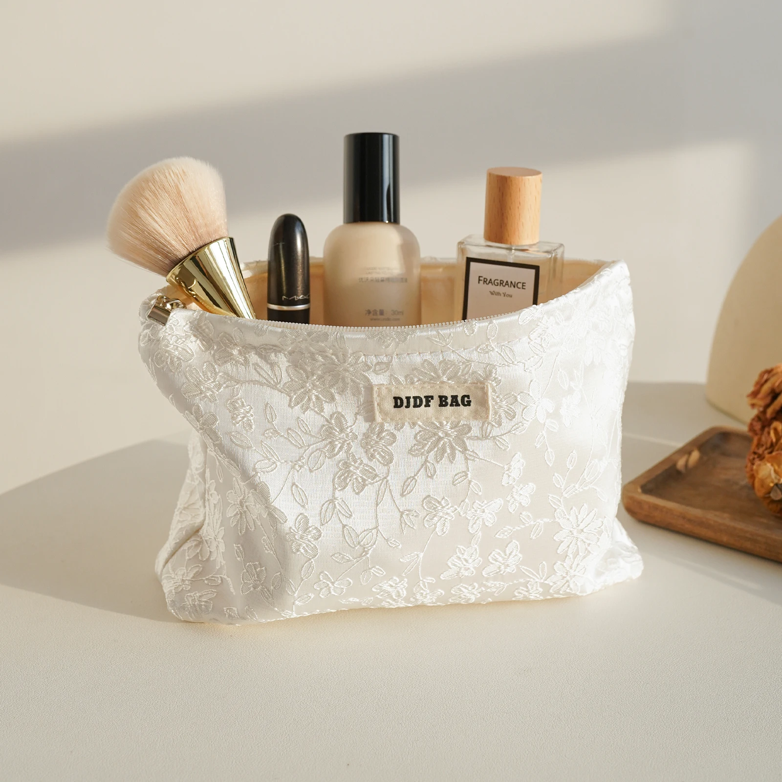 Pure White Embroidery Women's Makeup Bag Large Capacity Cosmetics Storage Bag Commuter Handy Hand-held Bag Travel Toiletry bag