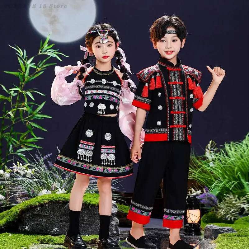 Stroje do chińskich tańców ludowych dla dzieci, tradycyjne ubrania etniczne mniejszości Tujia, ubrania do występów dla dziewcząt i chłopców Miao Zhuang Yi Hani