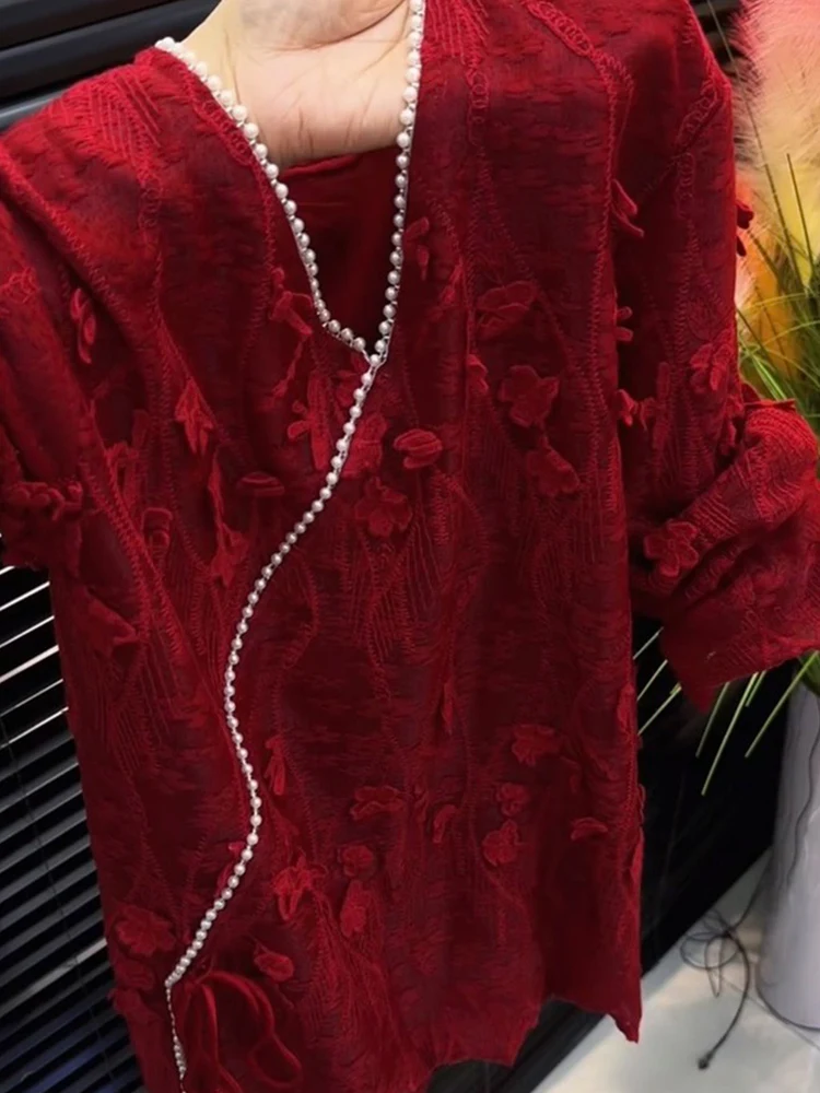 

Красный вязаный комплект для женщин: модный, весенний, премиум-класса, с цветочным декором и вставками, повседневный, для взрослых