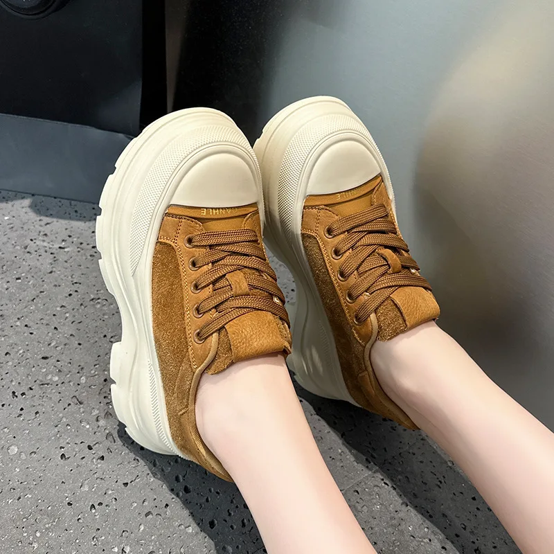 

Board shoes for women in autumn and winter of 2025 new high-end stylish and plush casual shoes