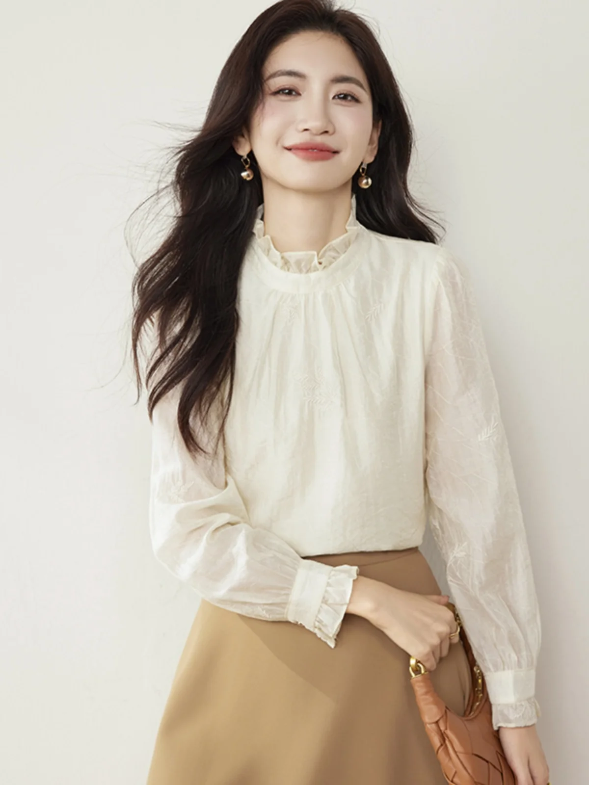 

Elegant Heavy Embroidery Shirt Women's Commute Style Fashionable Sweet Korean Version Straight Tube Long Sleeve Polyester