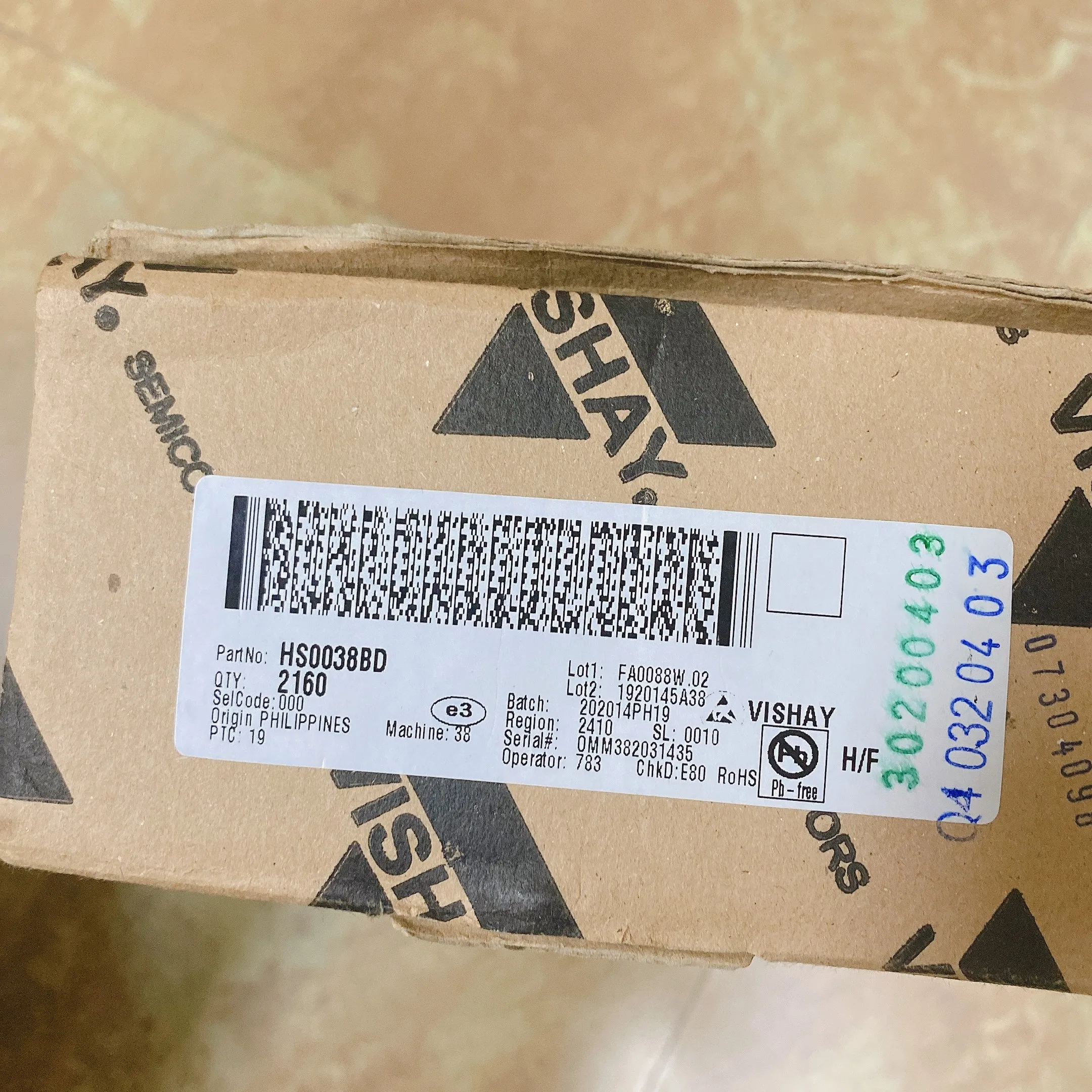 

Новый инфракрасный интегрированный приемник HS0038BD VISHAY, специальный инфракрасный приемник HS0038 для инфракрасного пульта дистанционного управления телевизорами и кондиционерами.