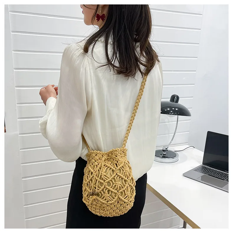 Summer Straw Shoulder Bags Drawstring Women\'s Straw Bucket Bag Purse Raffia Woven Straw Handbags Casual Boho Beach Crossbody Bag