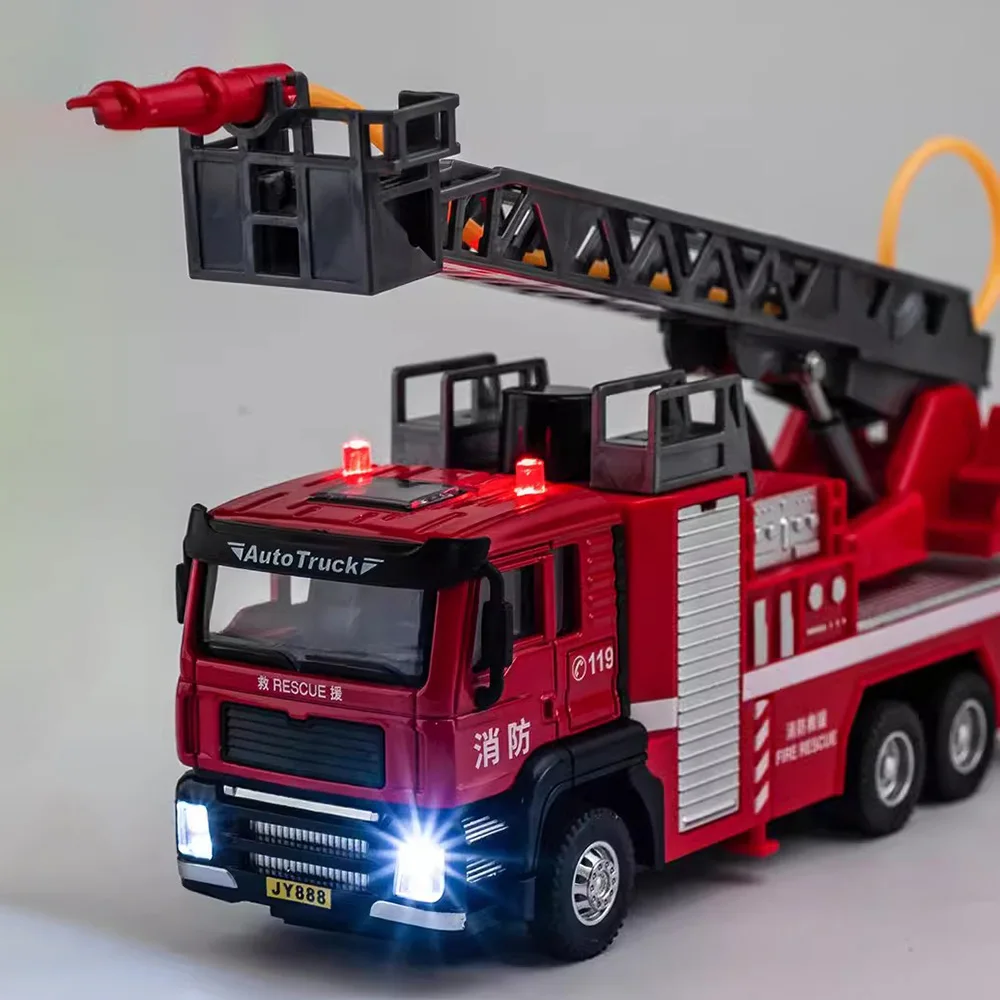Modèle de voiture en alliage moulé sous pression pour enfants, jouet de moteur de pompiers, corps de véhicule en métal, pulvérisation d'eau simulée, son lumineux avec nervures arrière, jouets pour enfants, 1/50