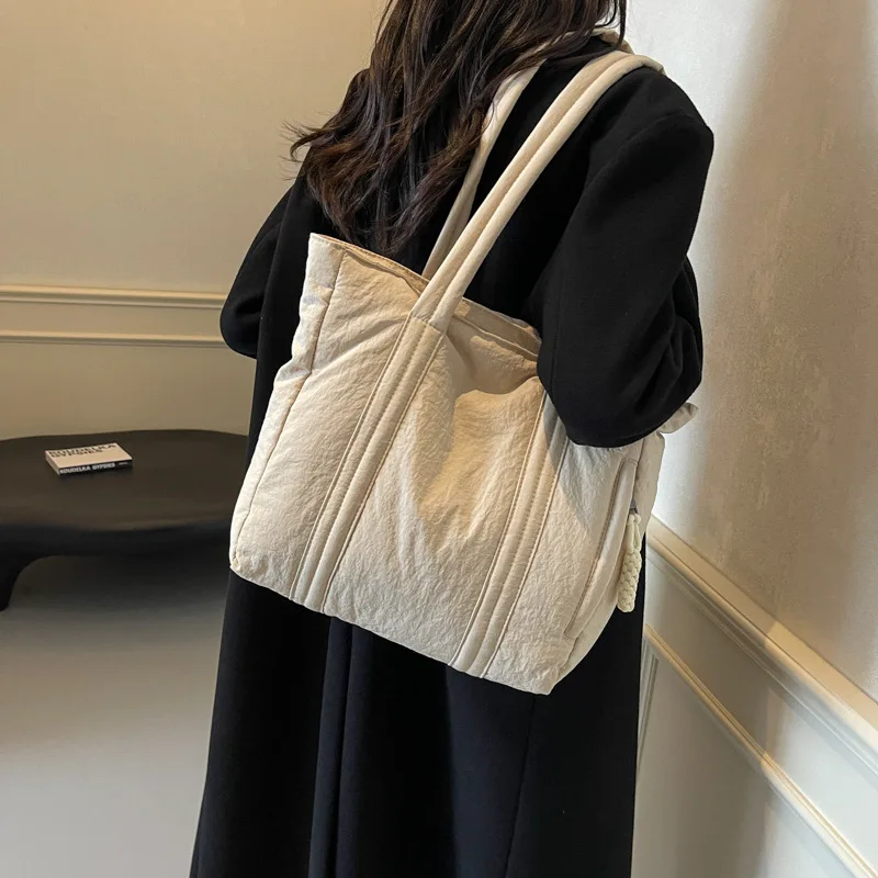 Large-capacity Commuter Bag Women's 2024 New Casual Versatile Shoulder Bag Winter Relaxation Tote Bag