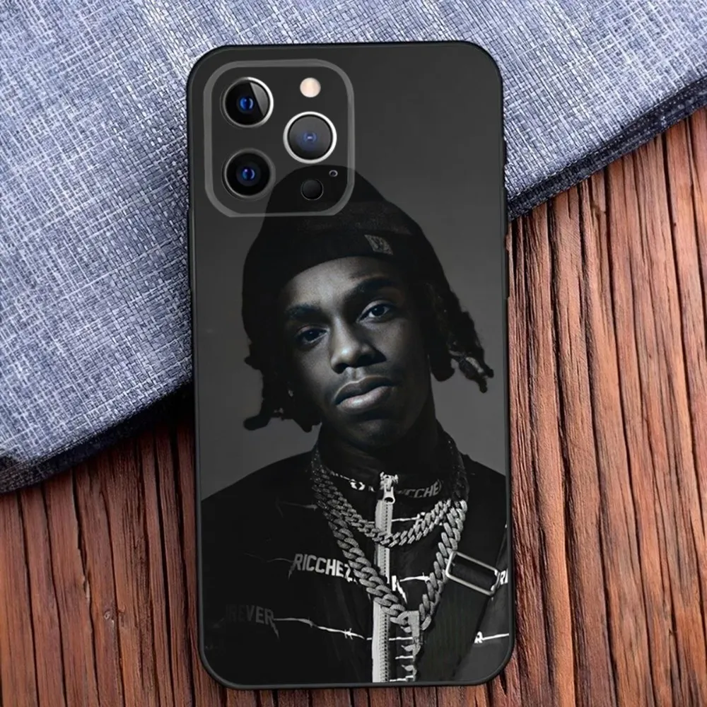 حافظة هاتف YNW Melly Rapper لهاتف iPhone 16,15,14,13,12,11,Pro,X,XS,Max,XR,Plus,غطاء أسود ناعم صغير