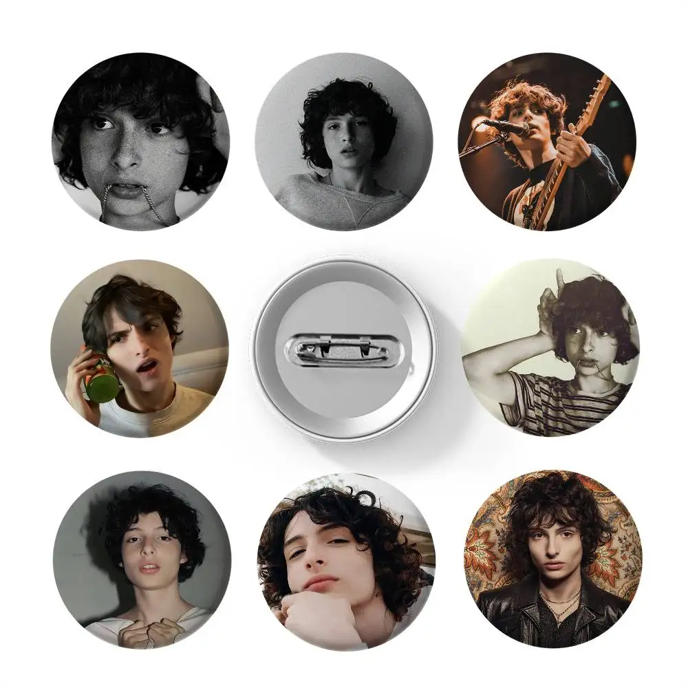 الممثل F-Finn W-Wolfhard شارات مستديرة رائعة شارة دبابيس الإبداعية للملابس قبعة ظهره هدية اكسسوارات