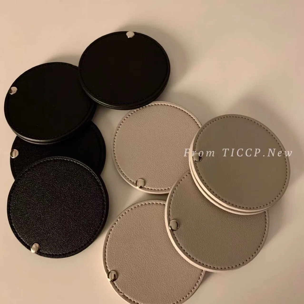 간단한 PU 화장 거울, 휴대용 원형 거울, 단면 접이식, 로고 인쇄 가능한 미니 휴대용 화장 거울