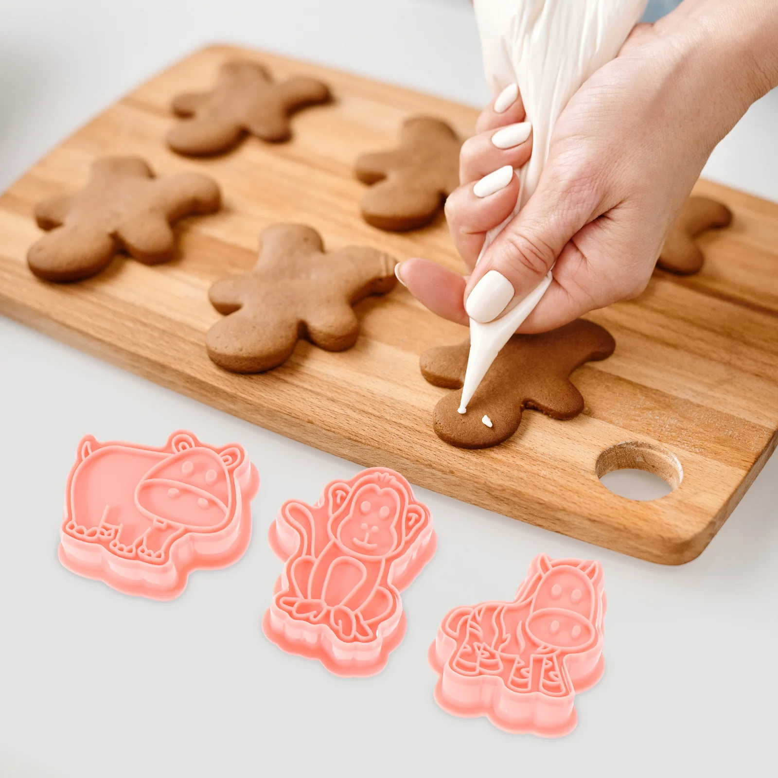 

8pcs Animal Cookie Mold Plastic Baking Molds Reusable Biscuit Diy Cartoon Stamps Baking Supplies Tool Kitchen Bar Accessories
