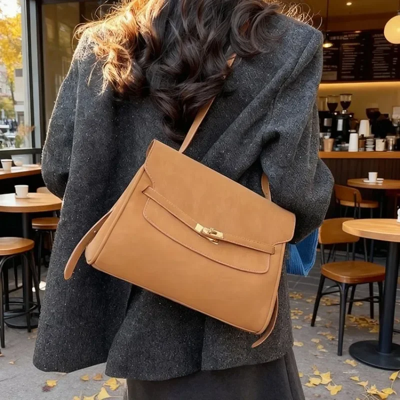 Versatile Sleek Diaper Bag Tote Baby Travel Work Trip Exquisite Chic Sleek Elegant Practical Functional 2025 New Model