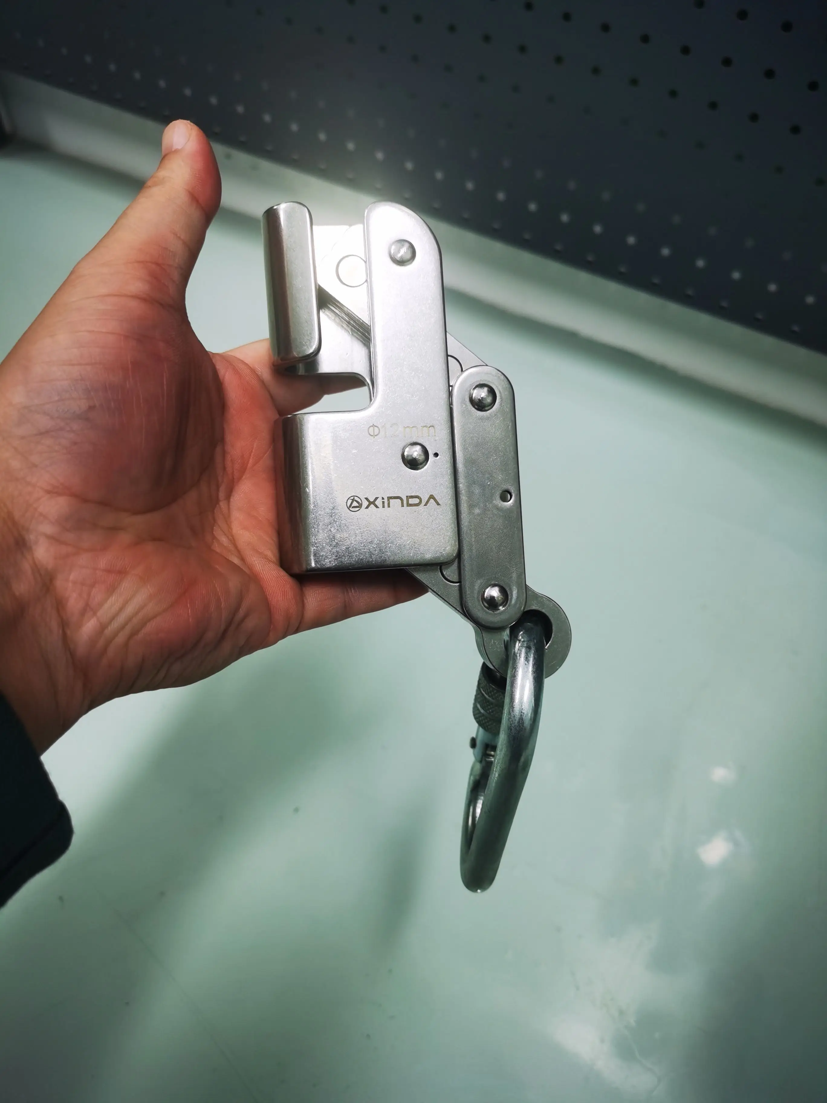 XINDA Alloy Steel Wire Rope Grab Fall Protection Equipment with Carabiner for 12mm Wire Rope