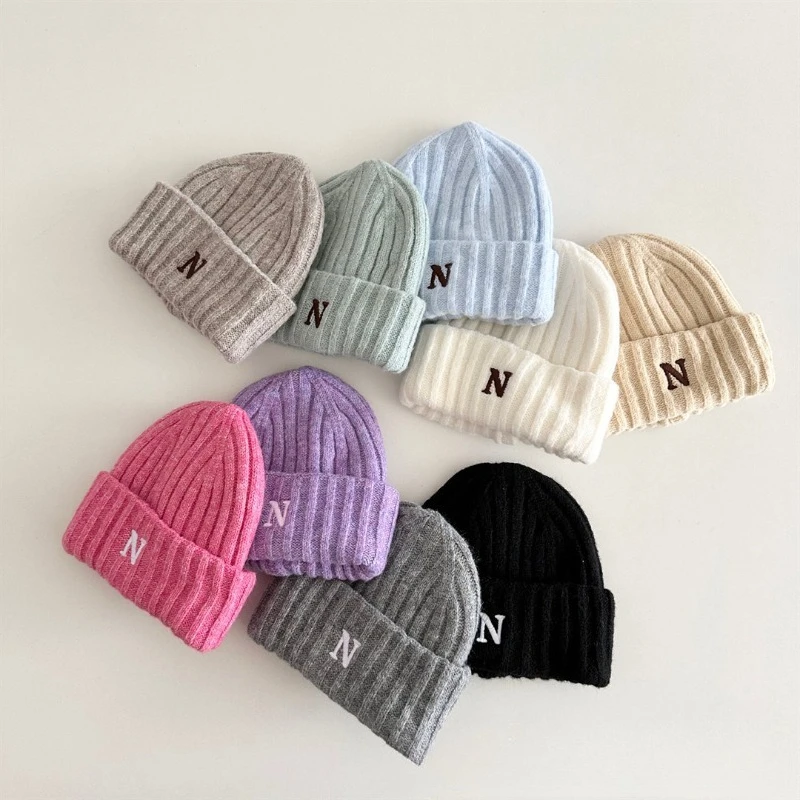 قبعة صغيرة متماسكة للأطفال على الطراز الكوري مع تطريز حرف N، قبعة رياضية عصرية بسيطة قابلة للطي بلون سادة للأولاد والبنات