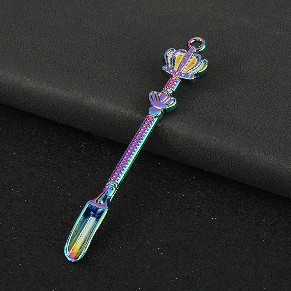 20Pcs Trendy Key Ring Crown Metal Cigarette Paste Shovel Keychain with Cool Charm, Decorative Accessory for Bag & Backpacks Gift