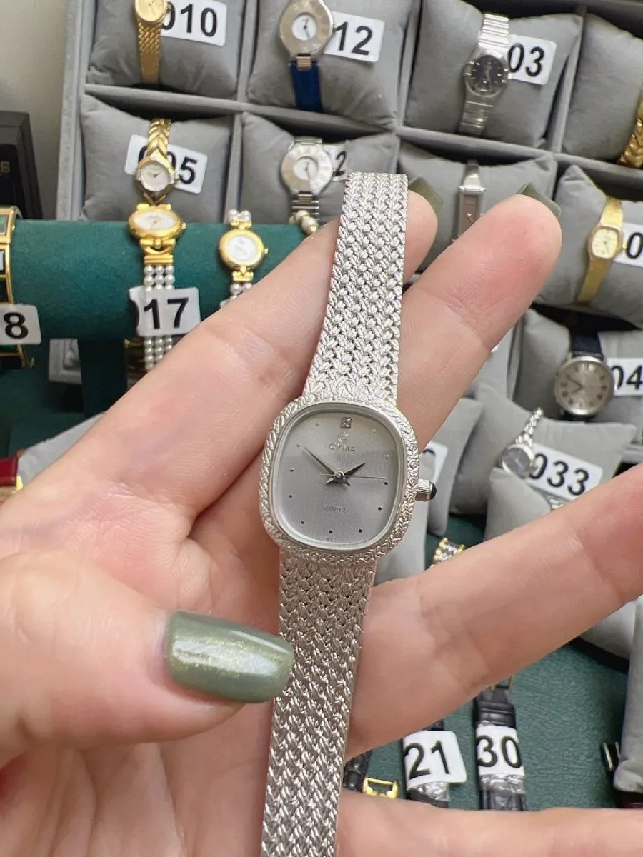 Original woven chain quartz women\'s watch cyma Vintage