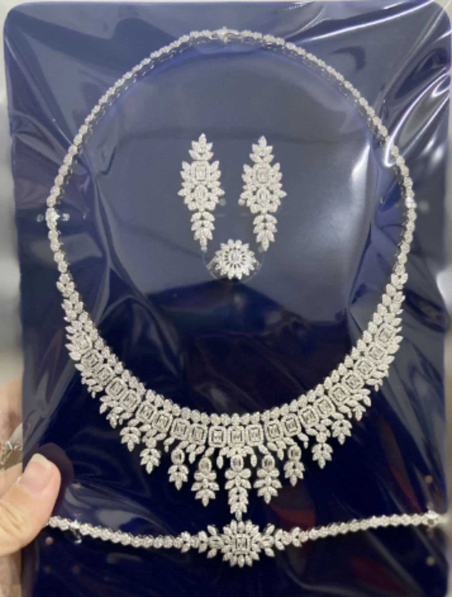 2024 Popular 4-piece Bridal Zirconia Full Set Women's Party Jewelry, Luxury Dubai Nigeria CZ Luxury Crystal Wedding Necklace Set