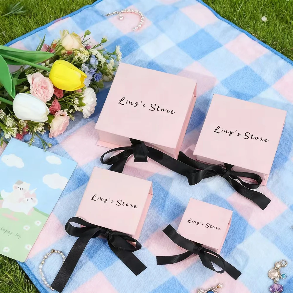 

50 шт., подарочная коробка для ювелирных изделий с логотипом, серьги, кольцо, браслет, USB-брелок, ожерелье-гвоздик, кулон, часы для хранения, бутик-сумка-органайзер