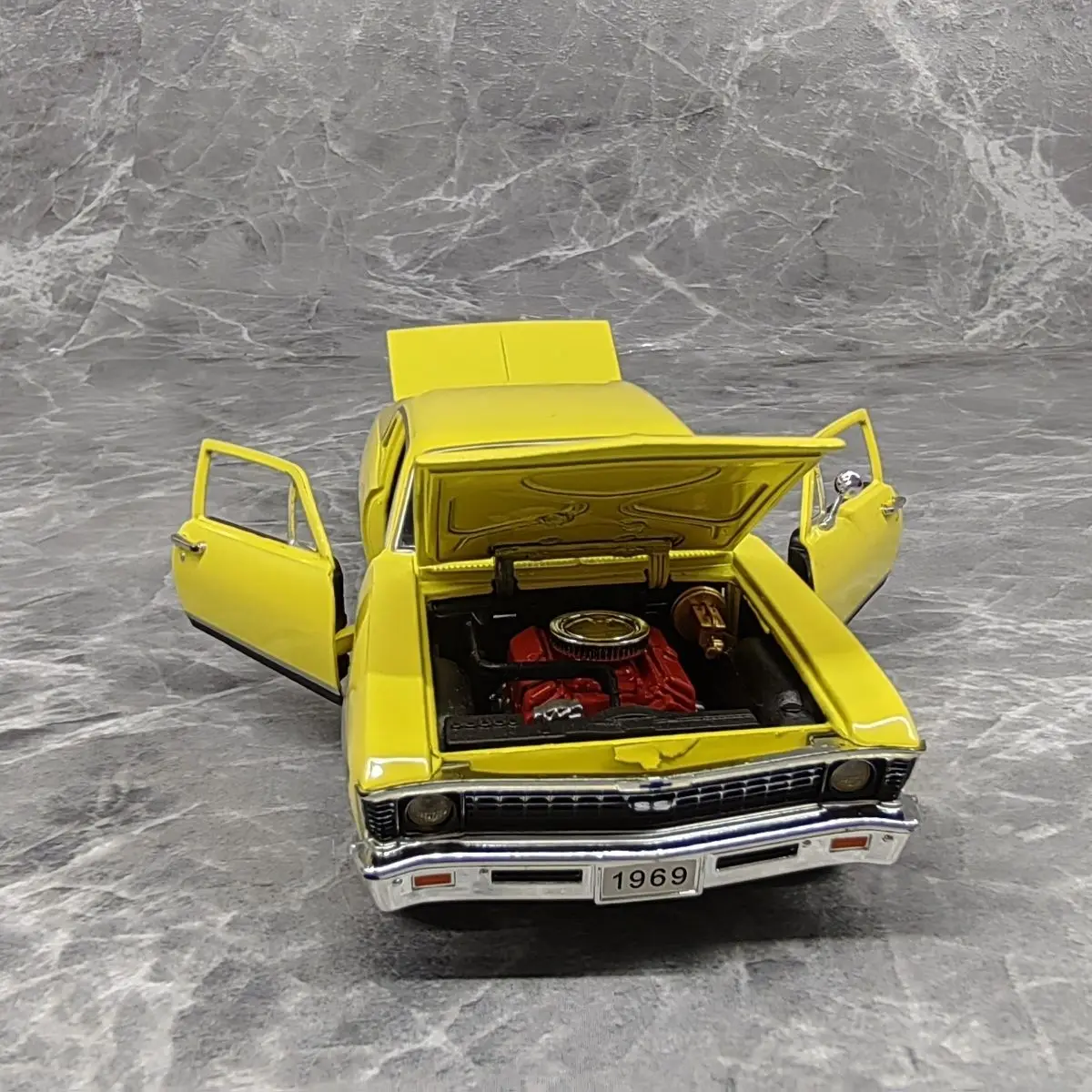 

1:32 NOVA SS 1969 Alloy Car Diecasts & Toy Vehicles Car Model Miniature Scale Model Car Toys For Children