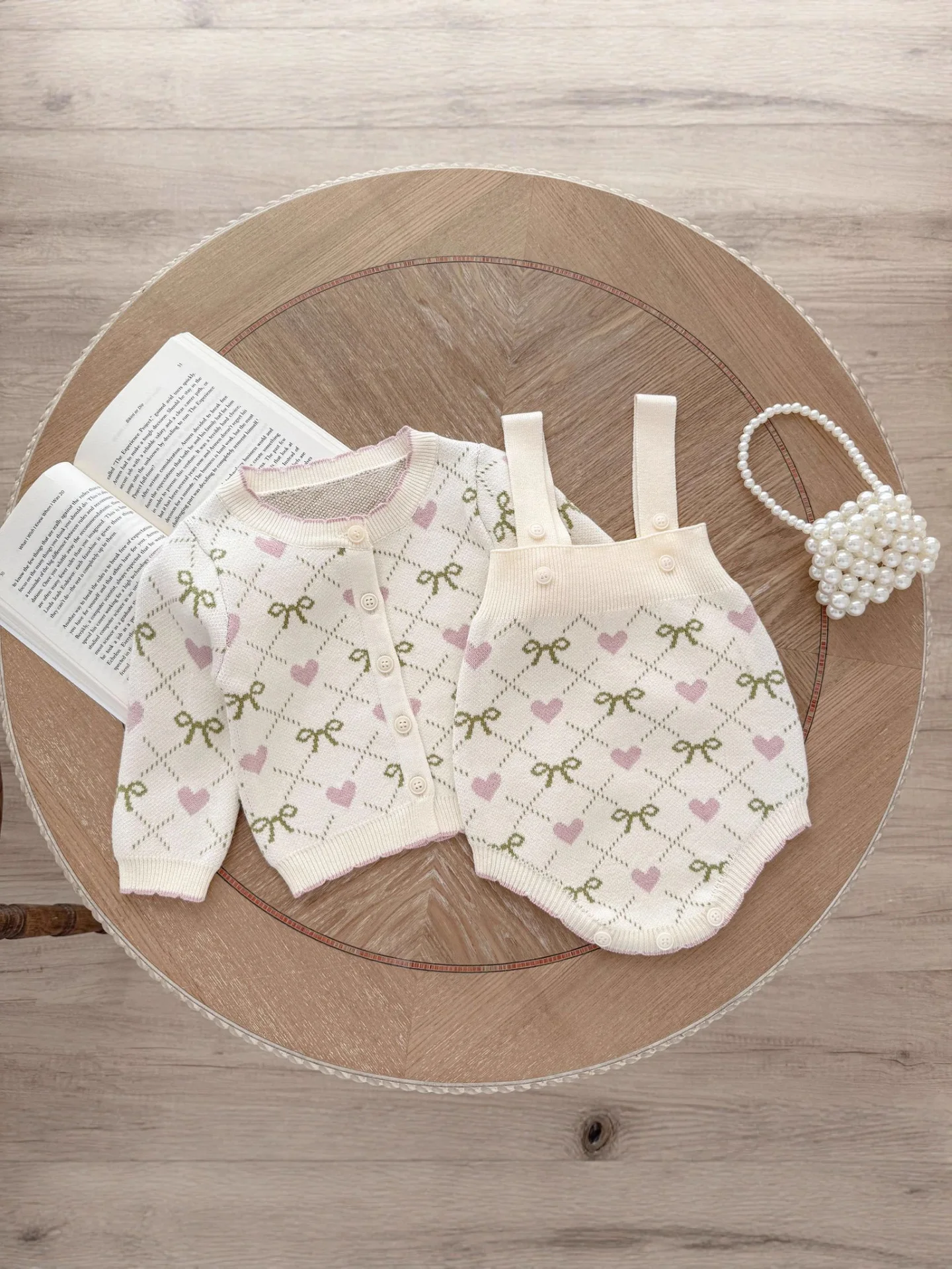 

Весенний комбинезон-боди для малышей 2026 года в стиле Timeless с бантом и узором в виде сердечек, цельный, абрикосовый, для девочек, вязаный