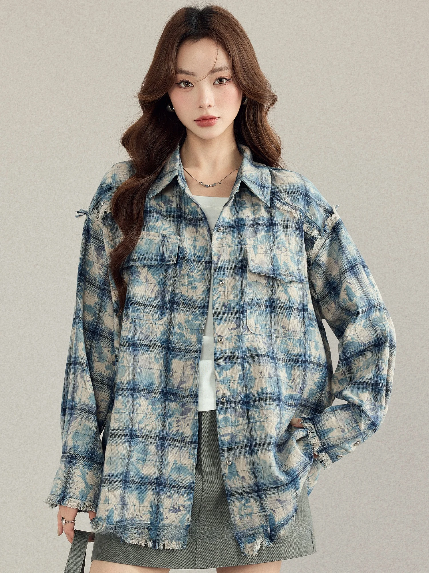 

Синяя клетчатая рубашка свободного кроя с длинными рукавами в винтажном стиле для женщин, верхняя одежда в стиле Lazy Fashion, осенне-зимний топ от Mi Xiaoke