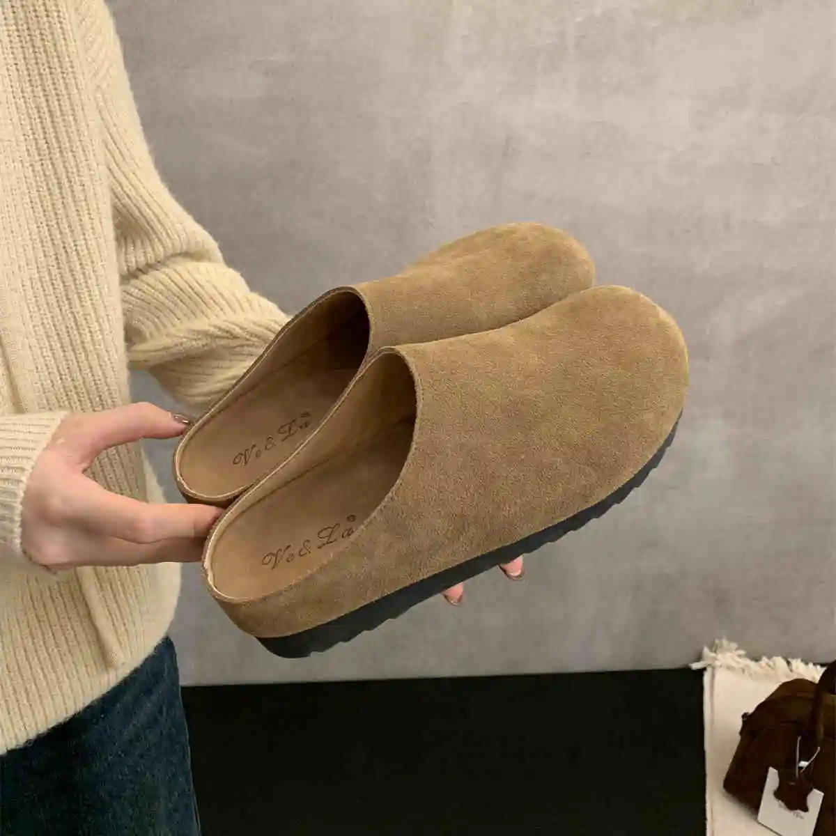 New Leather Fashion Women's Suede Slip On Mules Clogs Cork Insole Sandals With Arch Support Outdoor Beach Slippers Home Shoes