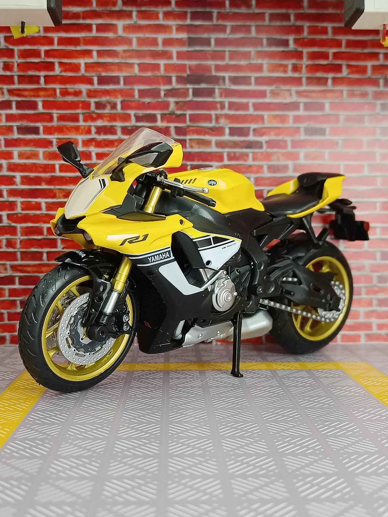 modelo-de-motocicleta-yamaha-yzf-r1-em-liga-metalica-escala-1-12-ideal-para-colecao-e-presente-rico-em-detalhes