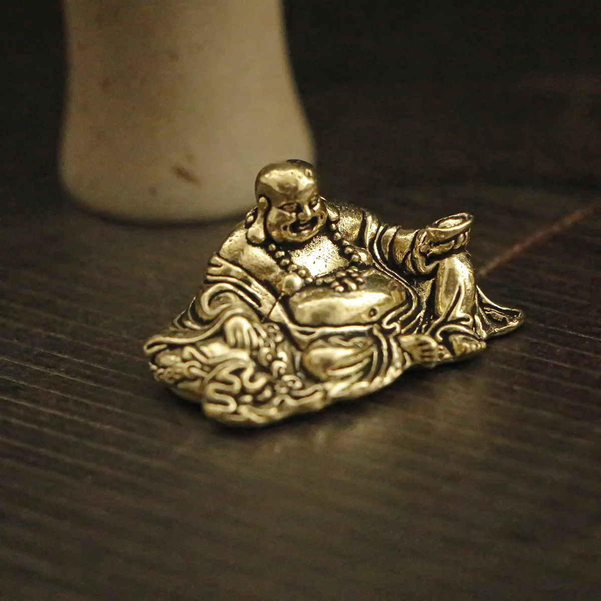 1 small brass Buddha statue, Gautama Buddha, Amitabha Bodhisattva, small ornaments