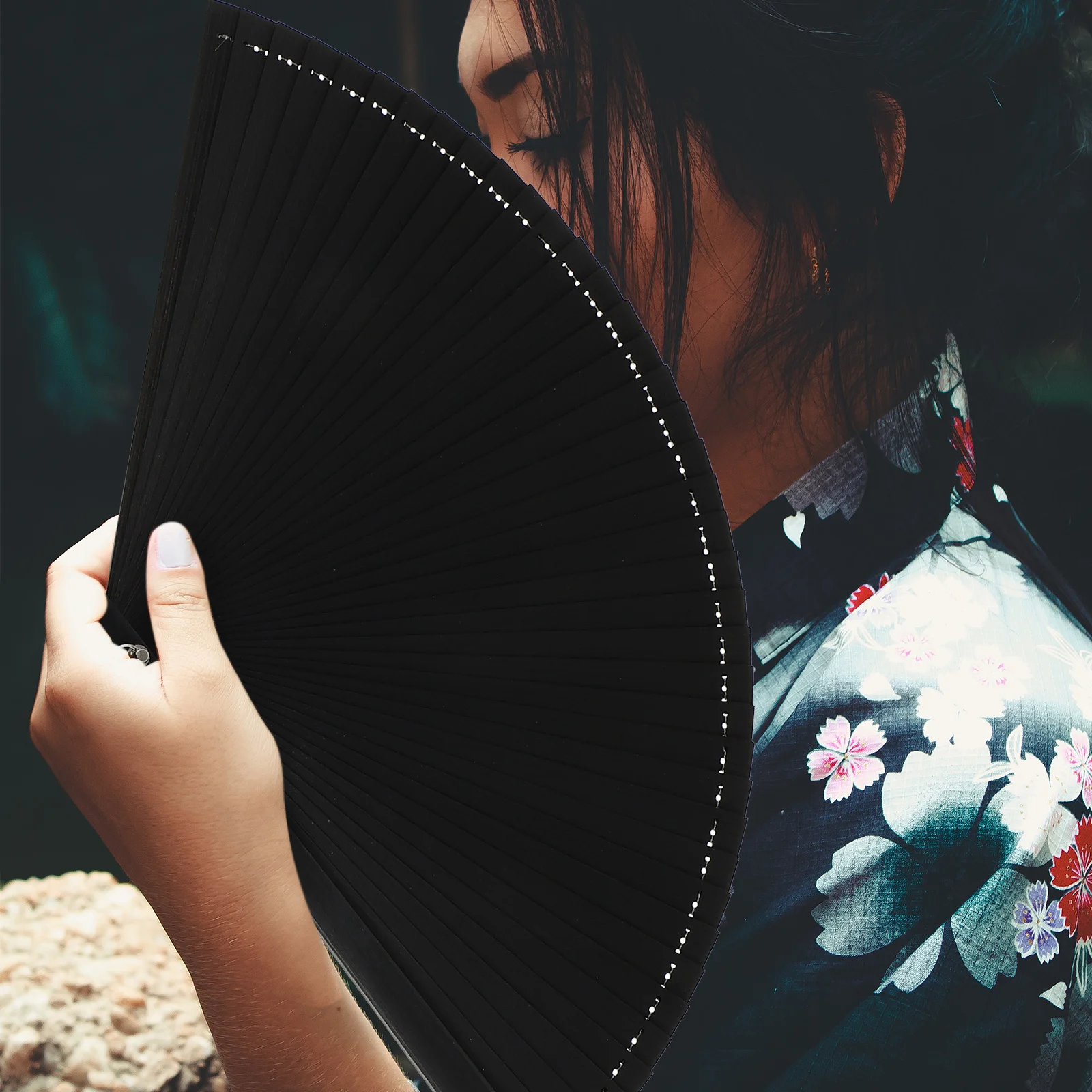 

Handheld Bamboo Folding Fan with Tassel Beautiful Vintage Style Decorative Portable for Stage Use Folding Fan