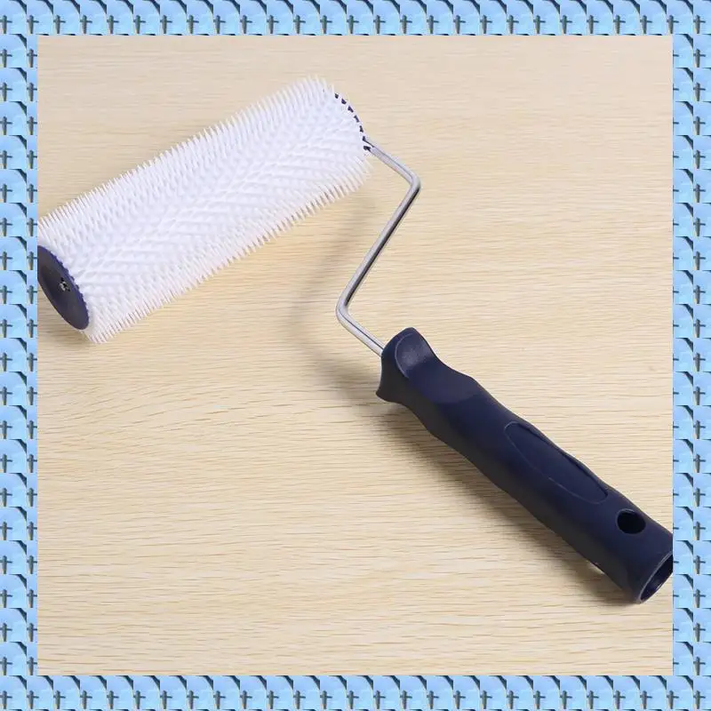 

NOCM 3X 7 Inch Plastic Handle Spiked Roller
