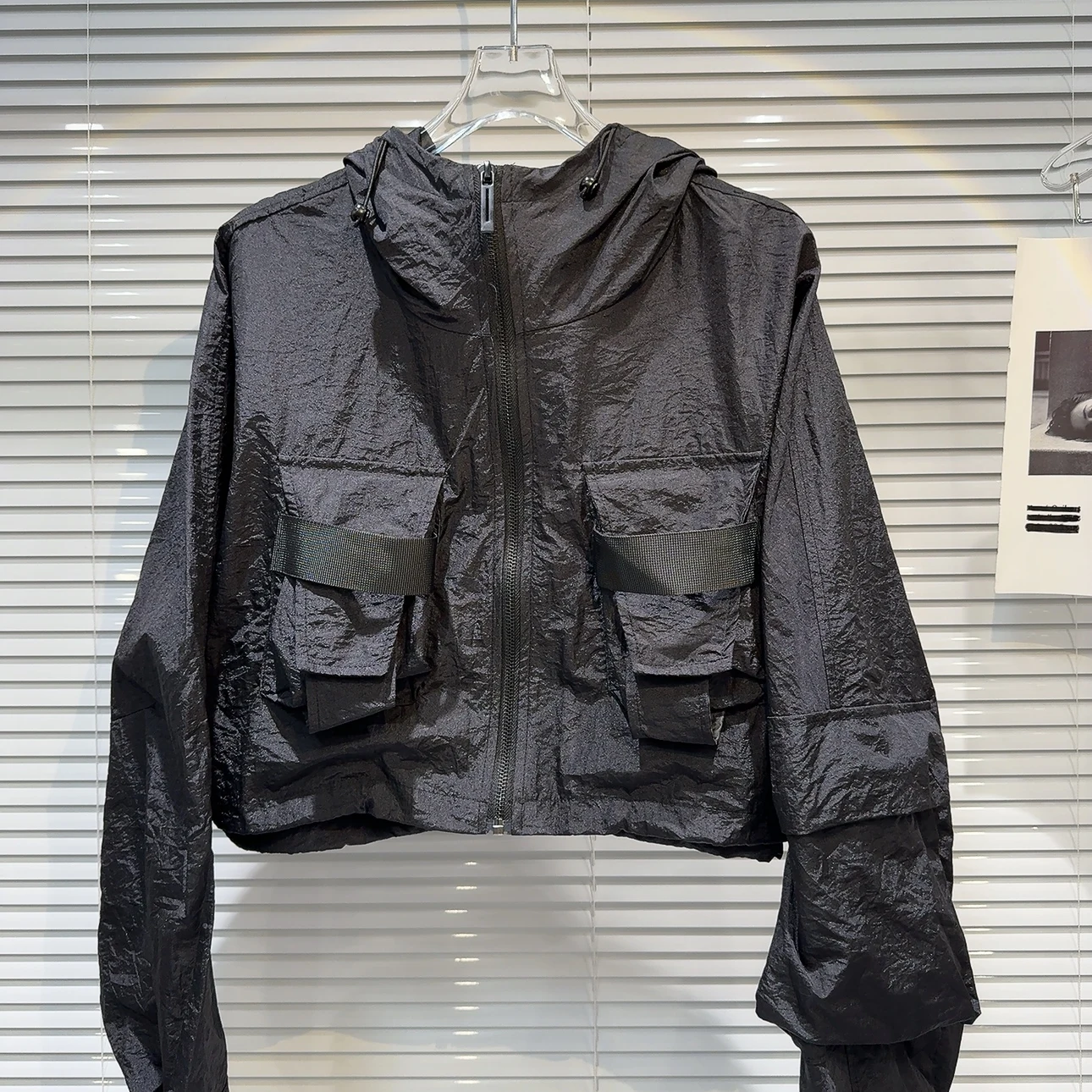 2025 Summer New Trendy Sun Protection Hooded Jacket with Cargo Pockets Slim Fit Short Coat