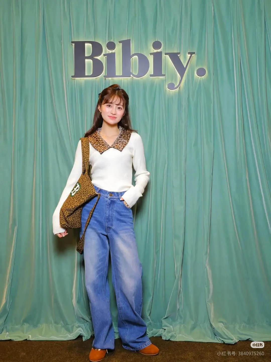 اليابانية الحلو موضة ليوبارد طباعة وهمية طوق سترة بيضاء الخريف جديد 2025 المرأة سليم صالح أنيقة متماسكة البلوز القمم