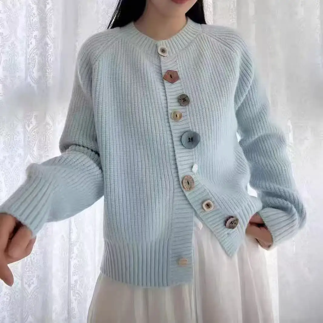 

Design-inspired Irregularly Shaped Button-up Knitted Cardigan Coat 2026 Autumn/winter A Trendy Knitted Top for Looking Younger