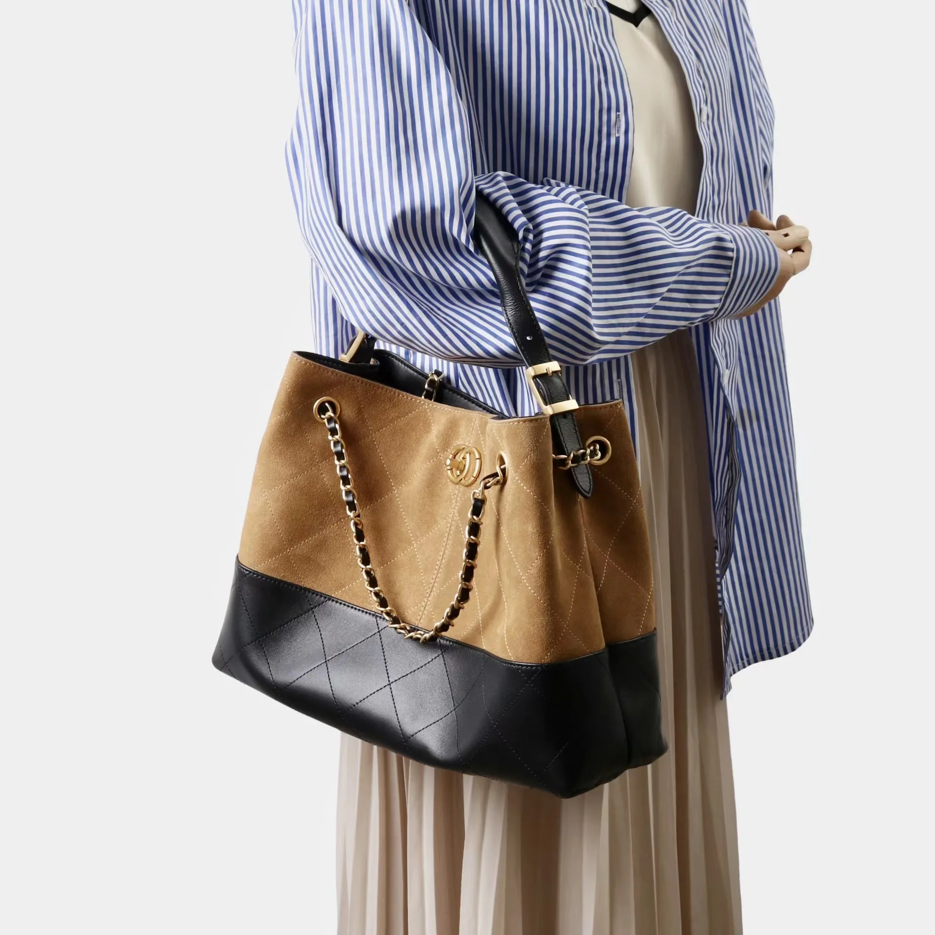 

Diamond-Pattern Chain Vintage Wanderer Color-Blocked Cowhide Tote Bag Large Capacity Soft Shoulder Bag