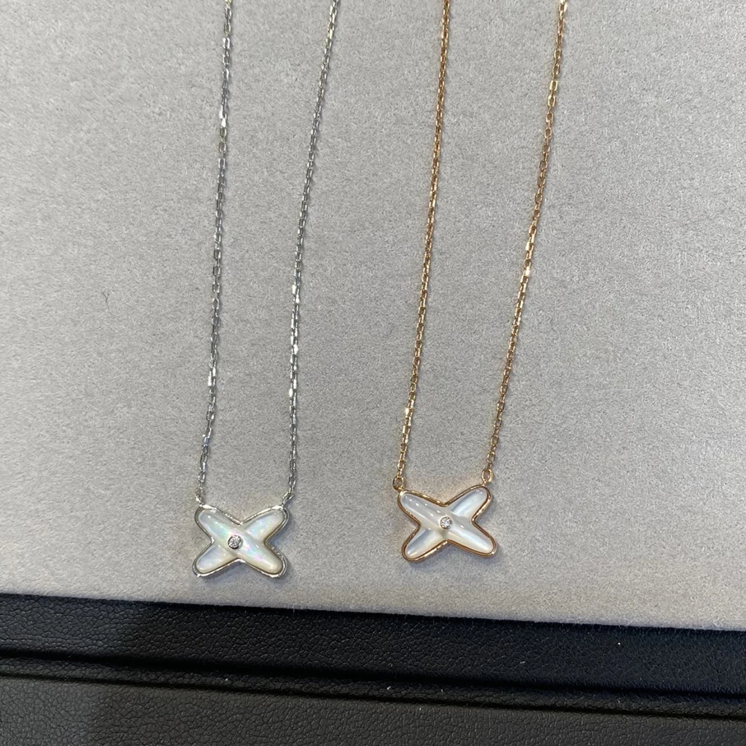 Zarte Vier-Sterne-Mutterperlen-Halskette mit natürlicher weißer Muschel, minimalistischer Schmuck, Geschenk für Frauen. Weihnachtsgeschenk – Detail 2