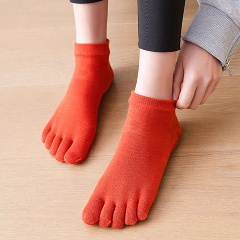 Pilates Socks Women Anti-slip Fingers Socks Breathable Quick-Dry Cotton Dance Fitness Floor Sport Short Yoga Socks with Fingers